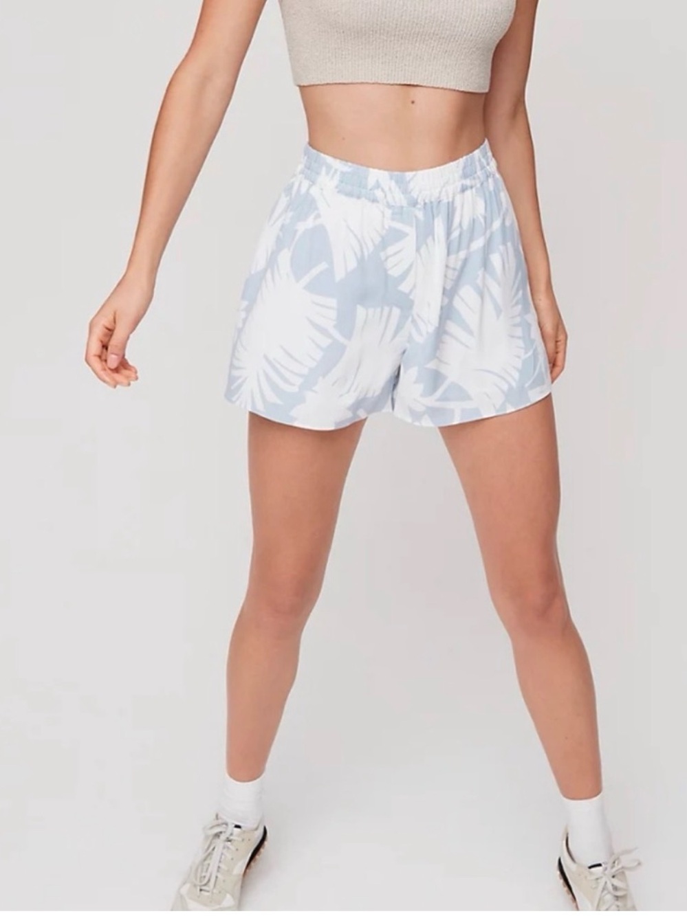 Aritzia Wilfred Free Zola Shorts Size XS High Waist Lined Tropical Print